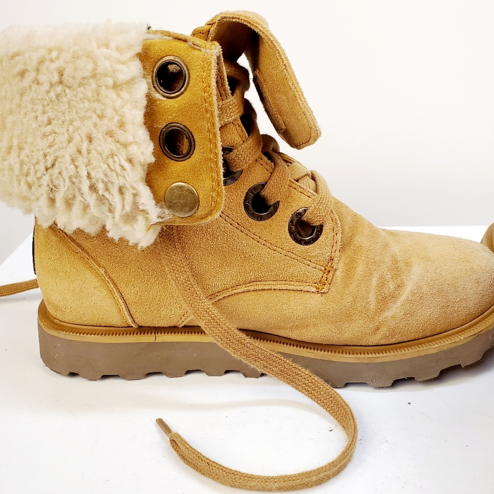 BEARPAW TAN SUEDE LACEUP FURLINED BOOTS SZ 7 - Picture 4 of 7